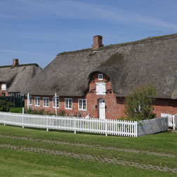 Haus Tadsen auf Ketelswarft (Langeneß)