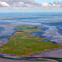 Hallig LangeneÃ aus der Luft